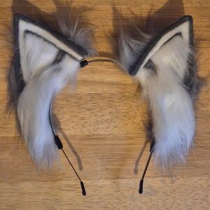 Unlabel Women's Grey Hair-accessories